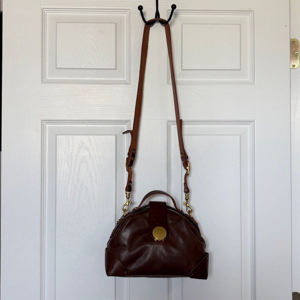 Old Trend Gypsy Soul Leather Crossbody Bag - Picture 3 of 17